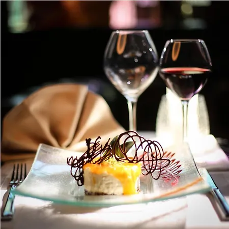 מלון Logis & Restaurant - Le Mouton Blanc 3*