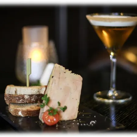 Logis & Restaurant - Le Mouton Blanc מלון