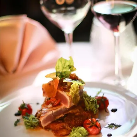 Logis & Restaurant - Le Mouton Blanc فندق كامبراي