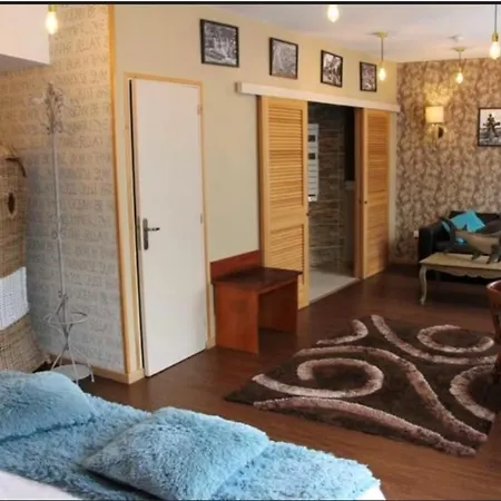 מלון Logis & Restaurant - Le Mouton Blanc