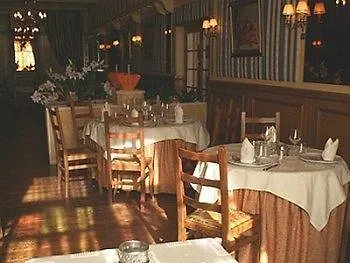 Logis & Restaurant - Le Mouton Blanc Камбре