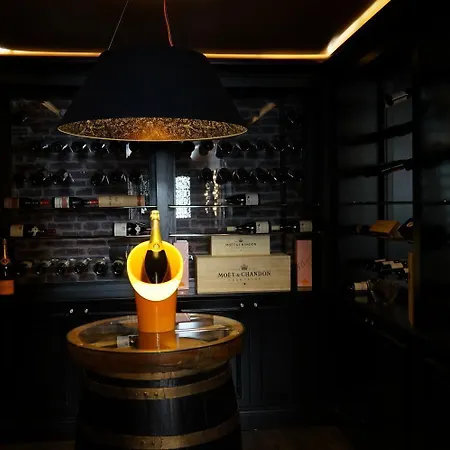Logis & Restaurant - Le Mouton Blanc קמברה