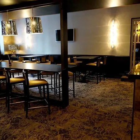 Logis & Restaurant - Le Mouton Blanc 3* كامبراي
