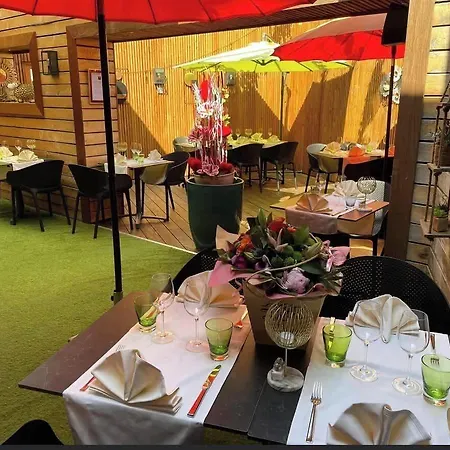 Hotell Logis & Restaurant - Le Mouton Blanc 3*