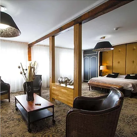 Logis & Restaurant - Le Mouton Blanc فندق
